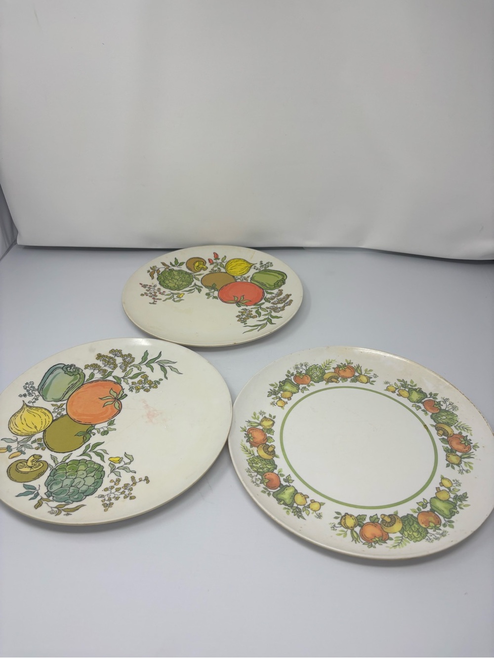 3 retro vintage vegetable full size plates heavy plastic